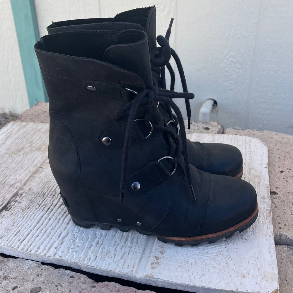 Sorel Joan of Arctic Wedge Booties Sz 7